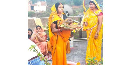 उषा अर्घ्य के साथ चैती छठ महापर्व संपन्न, घाटों पर उमड़ी श्रद्धालुओं की भीड़